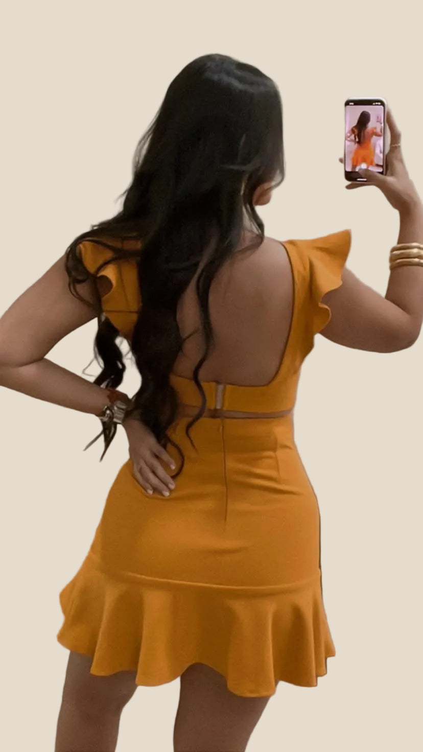 Vestido Mostaza Vuelos Descubierto Espalda