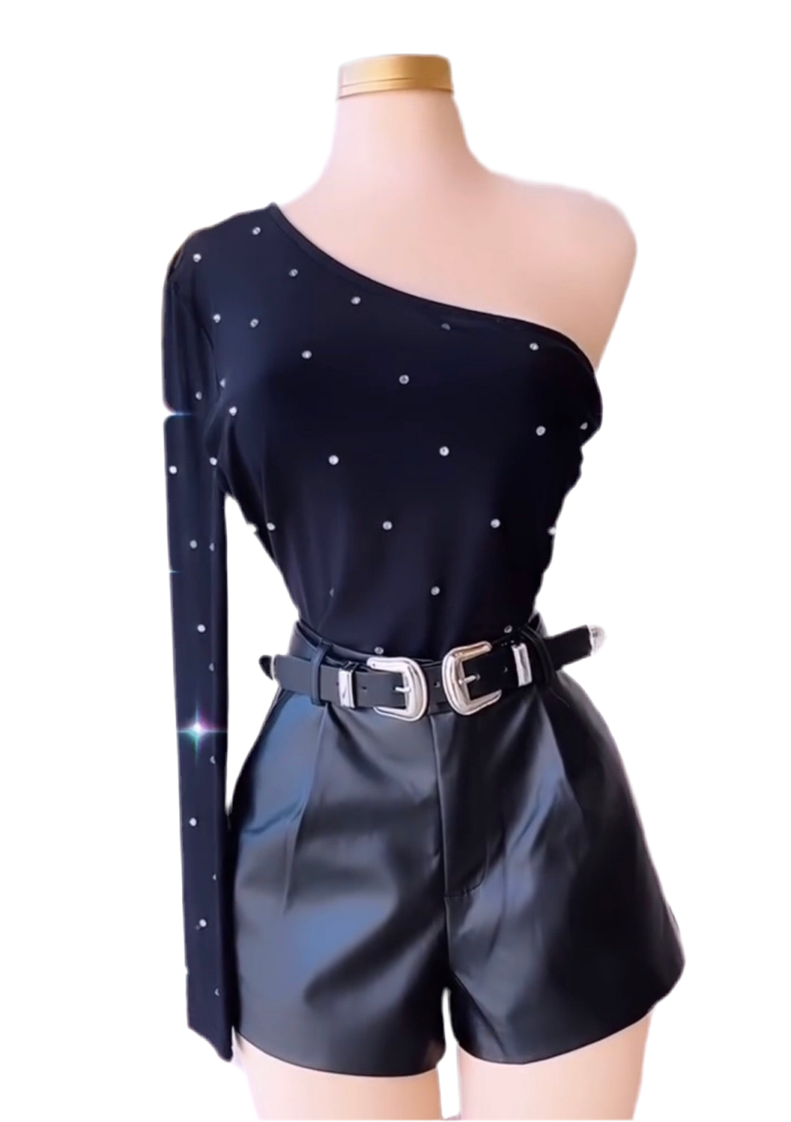 Blusa Negra Un Hombro Diamantitos