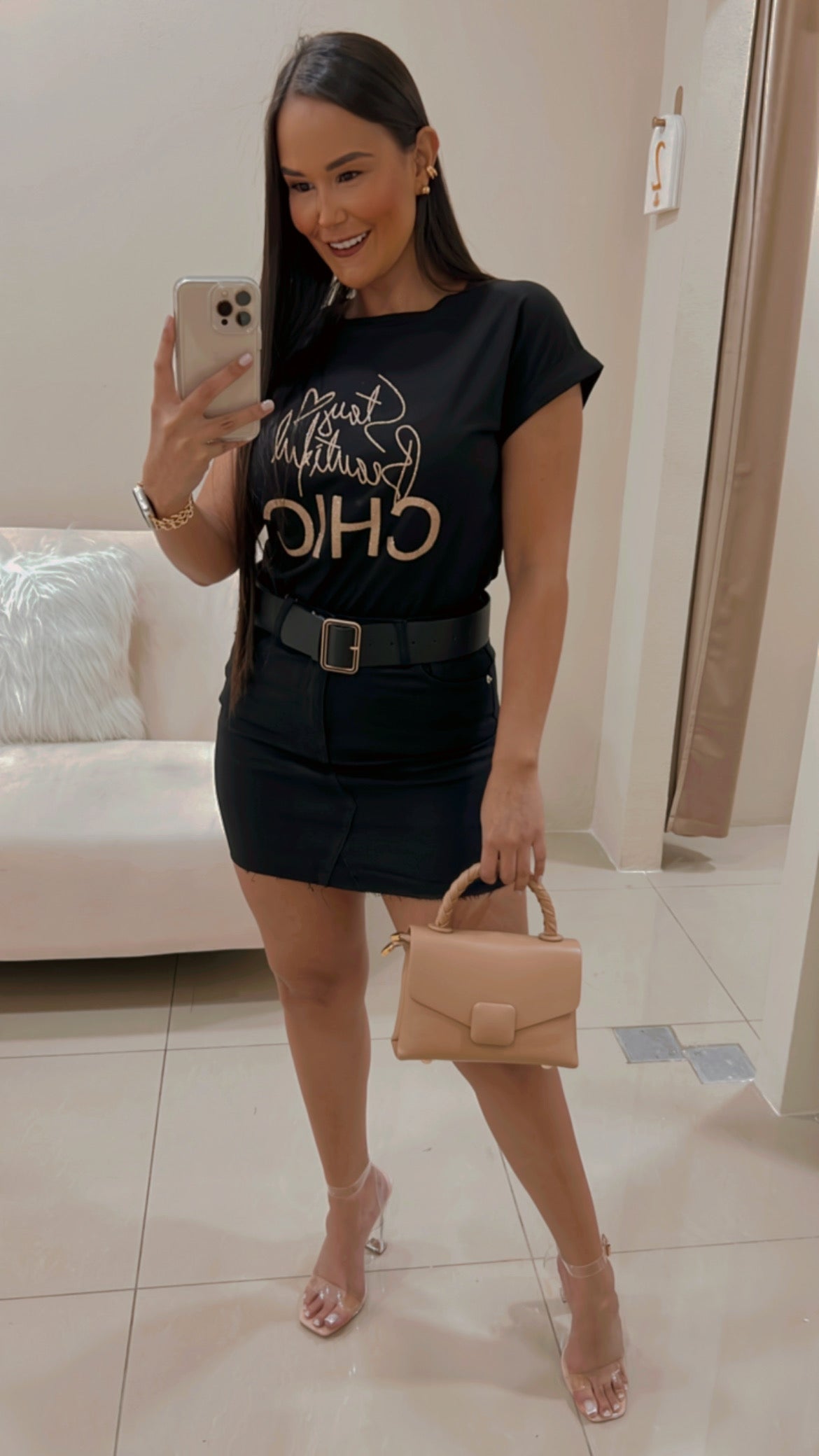Blusa Negra Letras Doradas Manga Corta