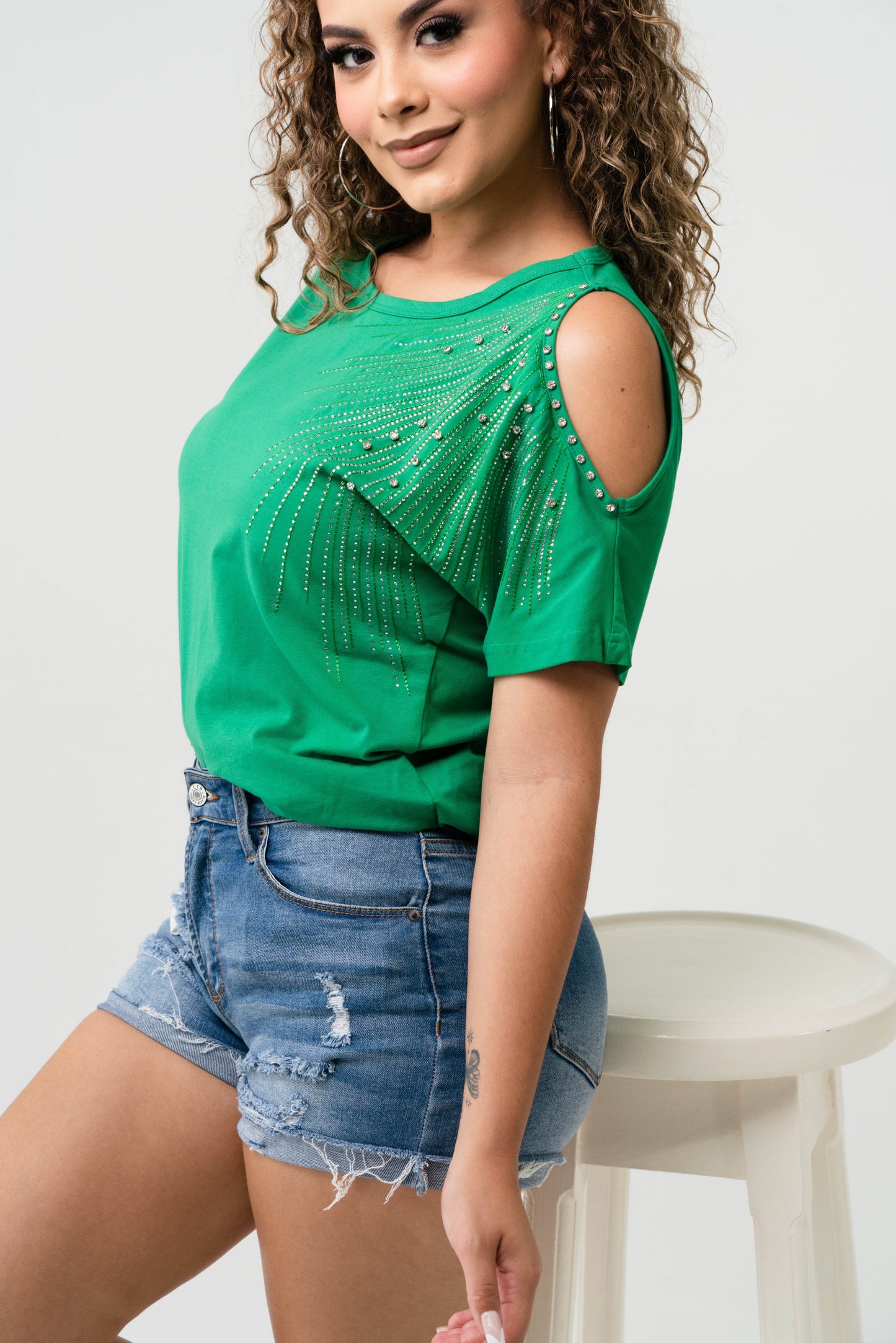 Blusa Aplicación Hombro Manga Corta