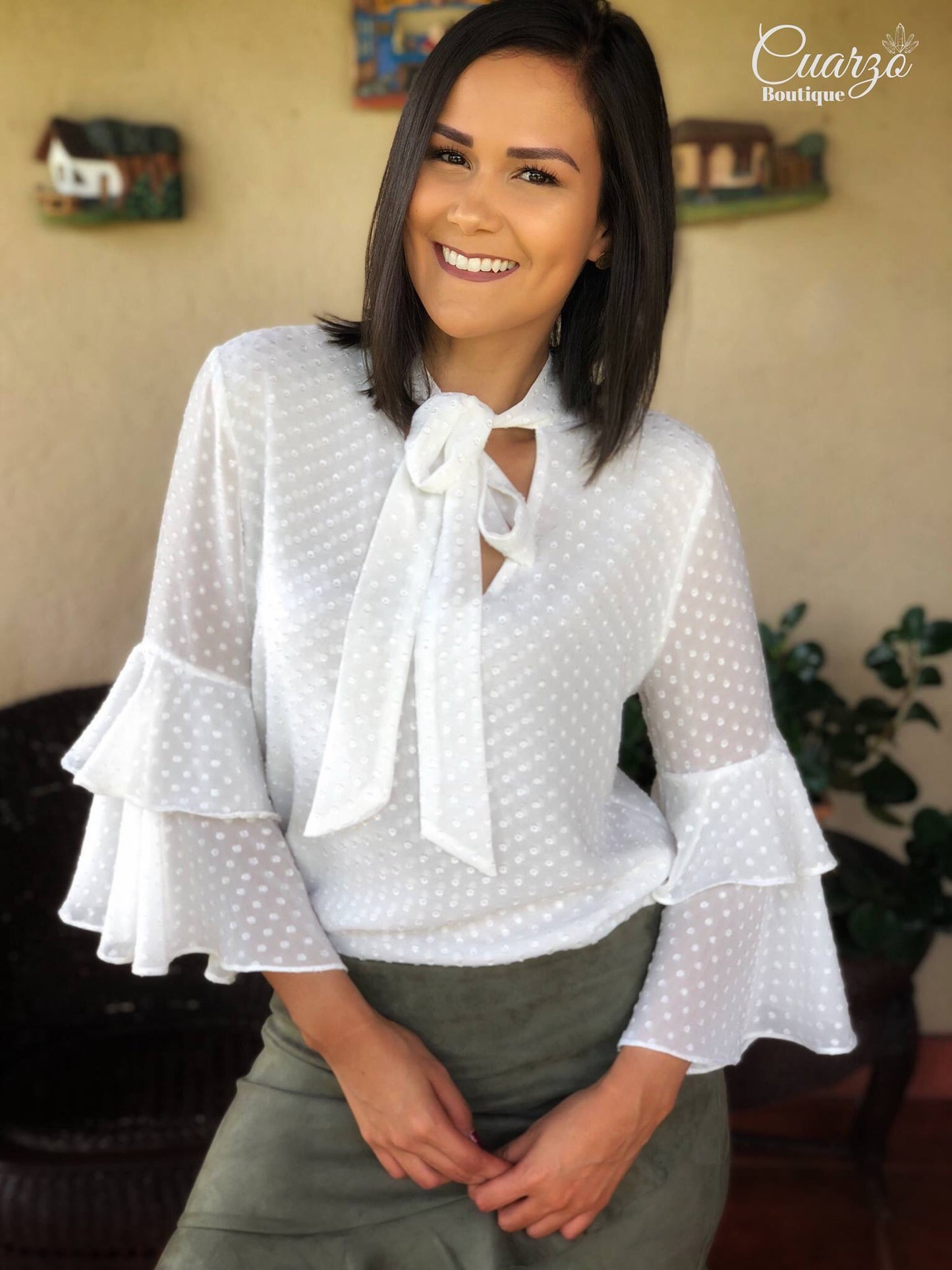 Blusa Blanca Lazo Cuello