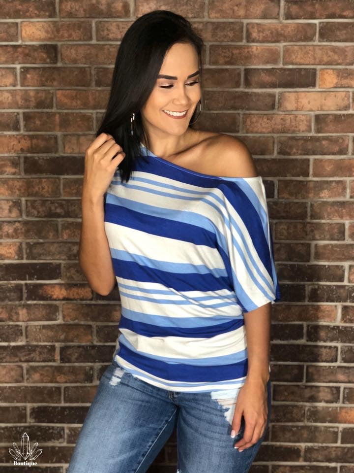 Blusa Blanca Rayas Azules y Celestes Detalle Espalda