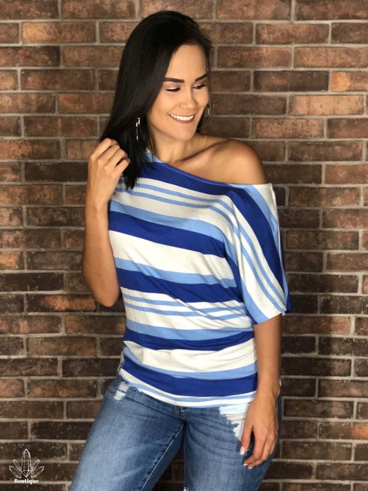 Blusa Blanca Rayas Azules y Celestes Detalle Espalda