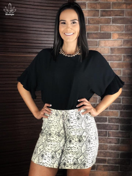 Blusa Negra Manga Corta Vuelos