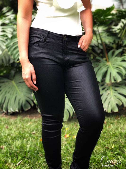 Pantalón Negro Cuerina