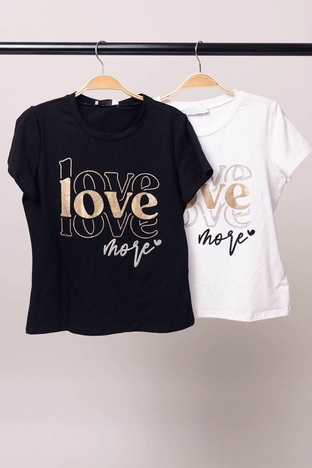 Blusa Letras Doradas Manga Corta
