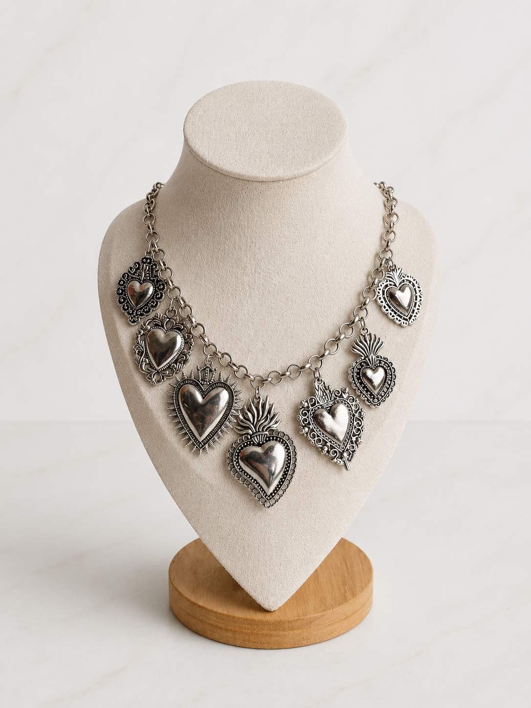 Collar Corazones Plateados