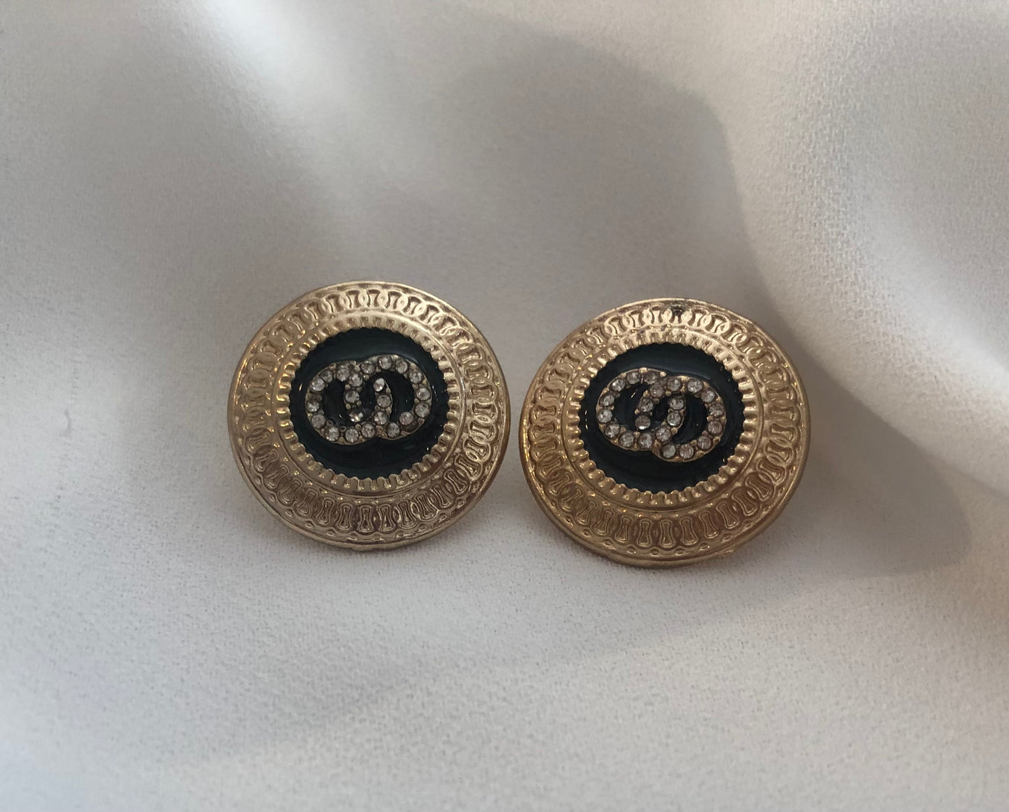 Aretes Dorados y Negros