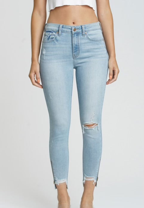 Pantalón Mezclilla Claro Zipper Ruedo