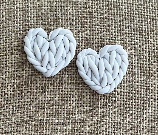 Aretes Blancos Corazones Pequeños