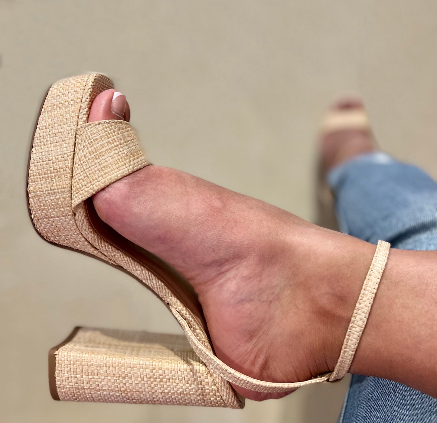 Sandalias Beige Altas