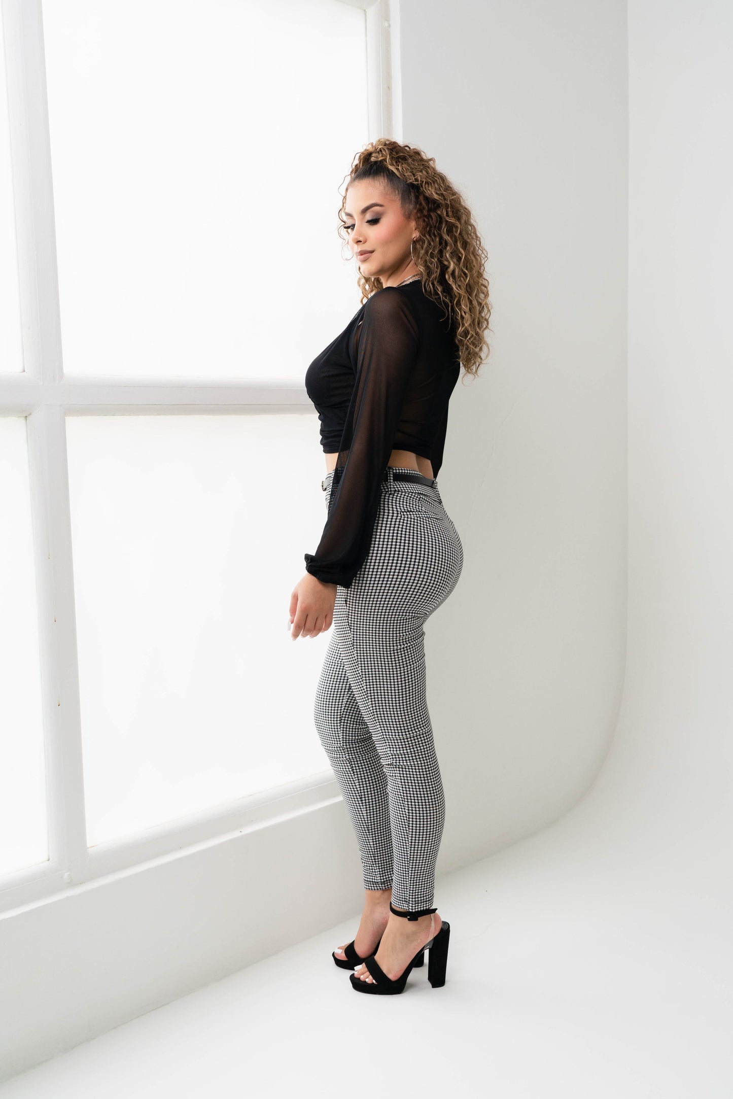 Crop Top Negro Manga Larga