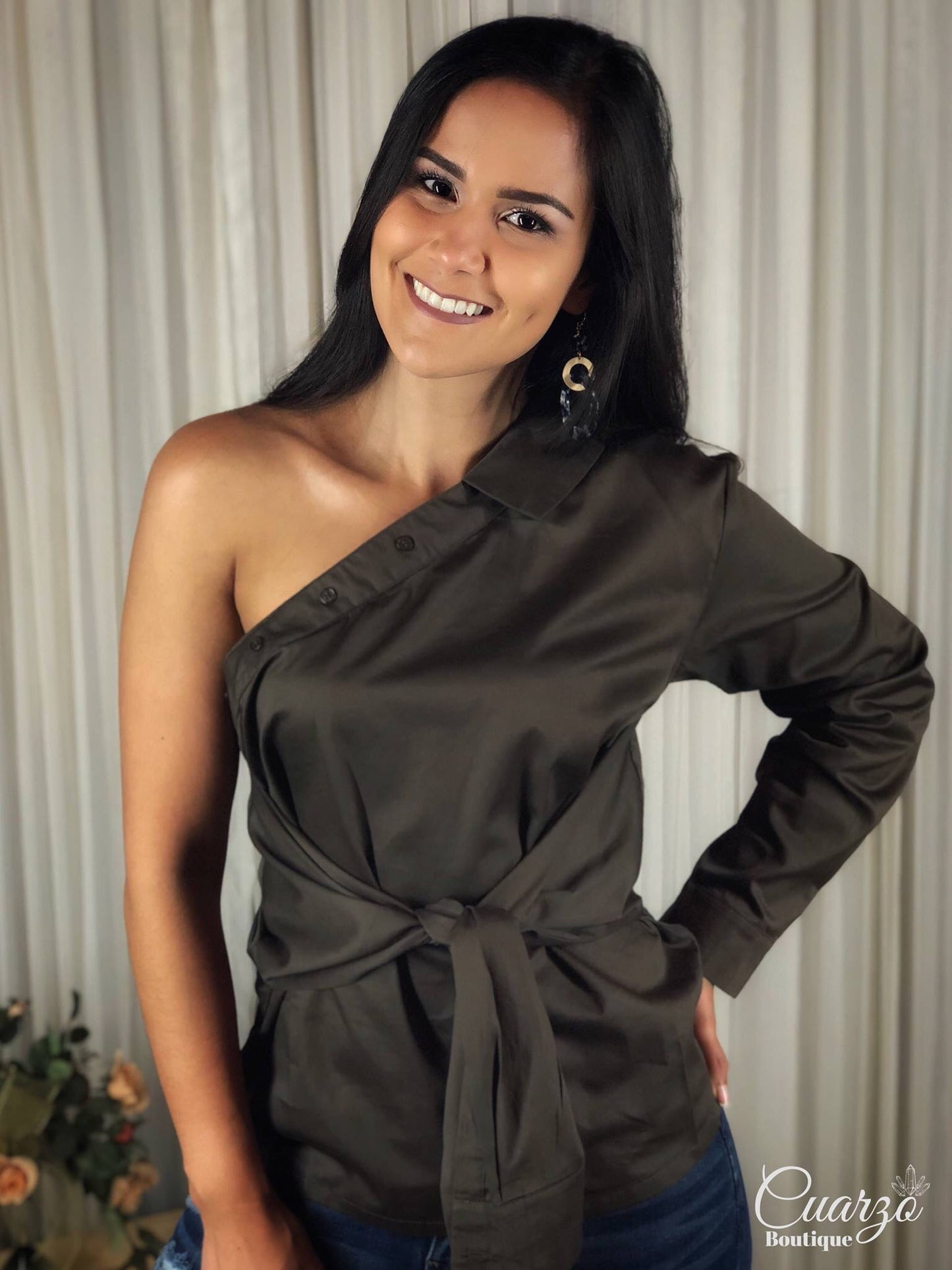 Blusa Olivo Una Manga Larga