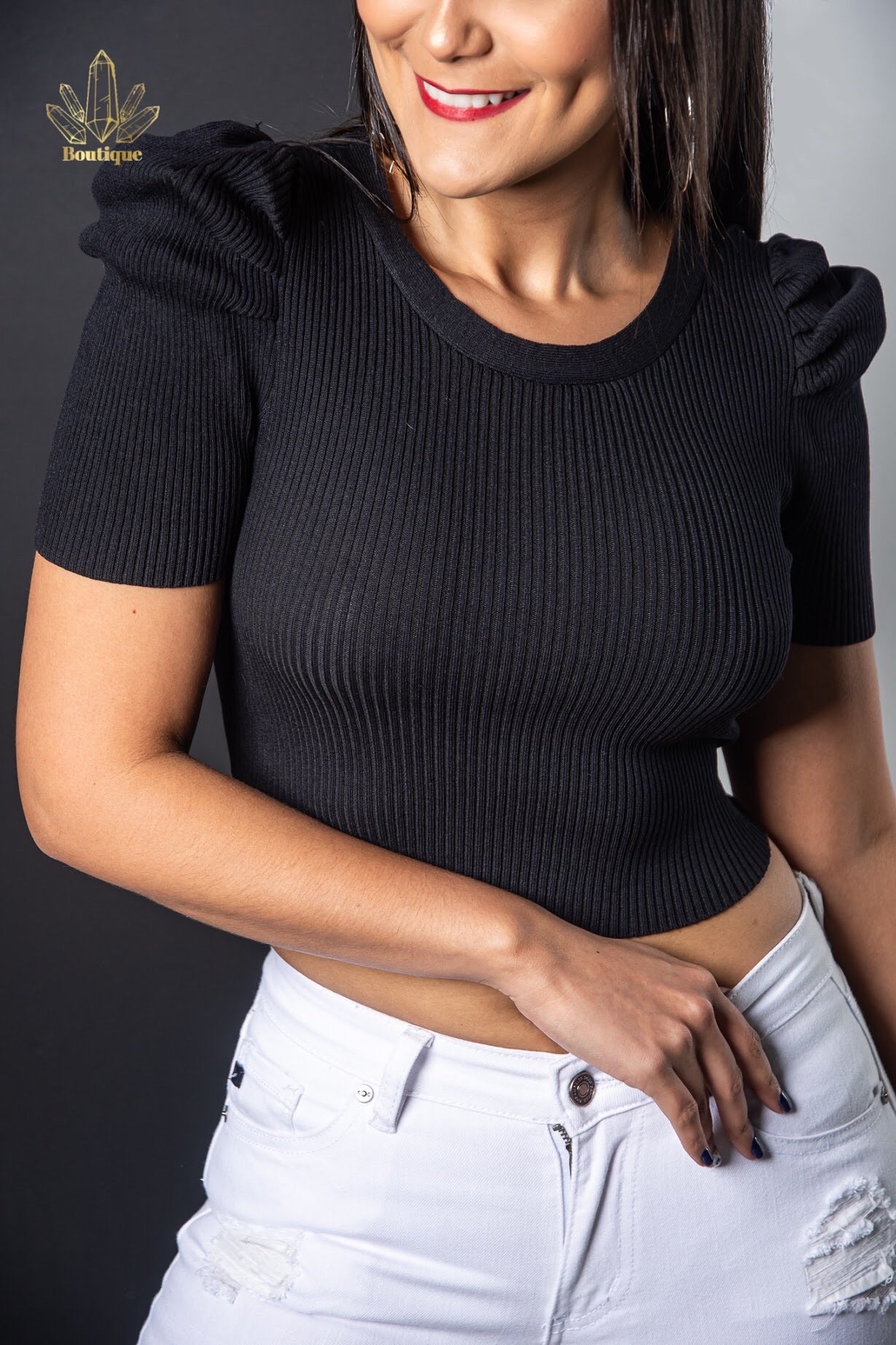 Blusa Negra Manga Corta Abertura Espalda